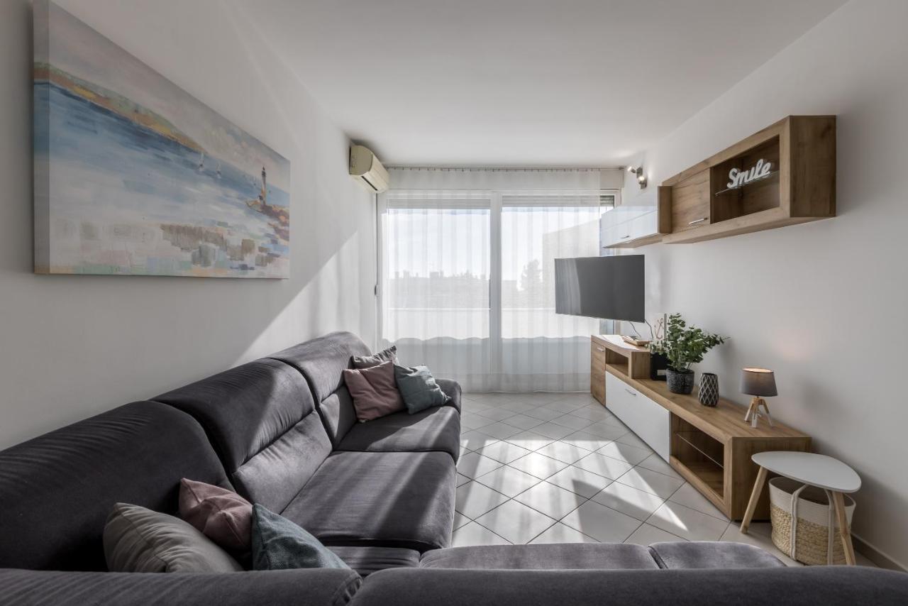 Sundowners Apartment, 52Qm, Double & Single Bed, 10 Min From Old Town Of Split Bagian luar foto