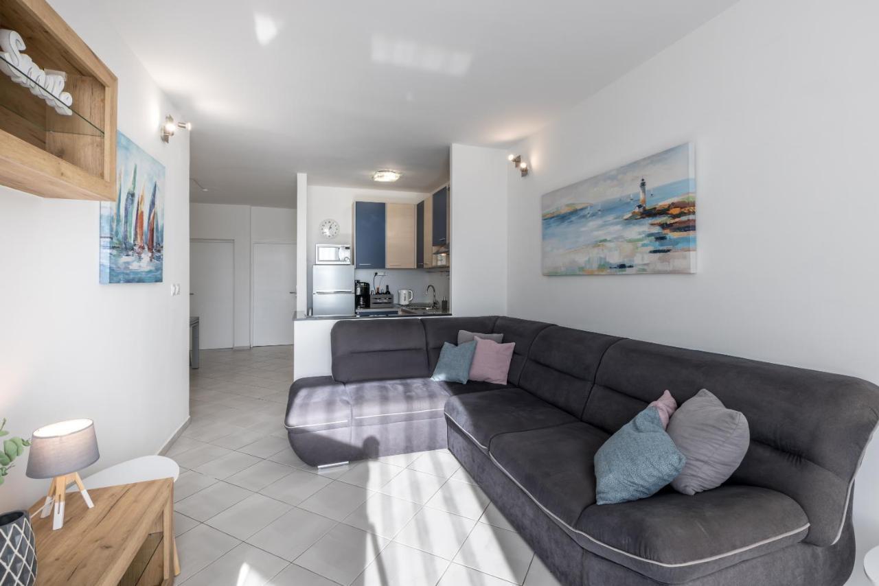 Sundowners Apartment, 52Qm, Double & Single Bed, 10 Min From Old Town Of Split Bagian luar foto