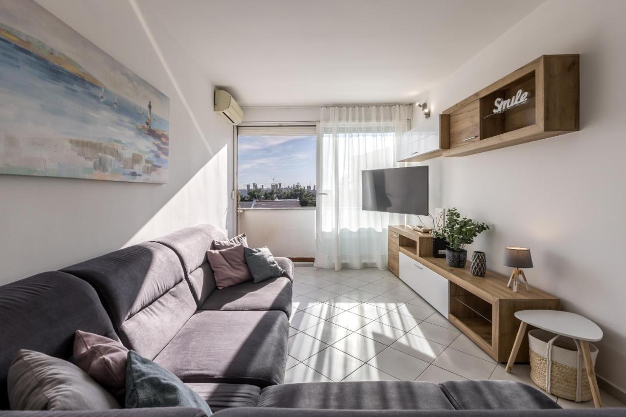 Sundowners Apartment, 52Qm, Double & Single Bed, 10 Min From Old Town Of Split Bagian luar foto